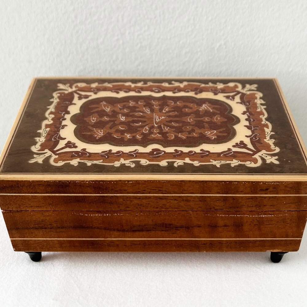 Vintage Inlay Wooden Music Box LADOR Swiss Musical Movement Switzerland Works